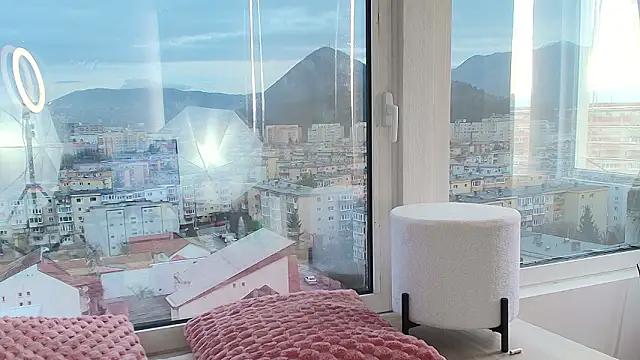 Lorennameliyy online show from February 10, 7:18 am