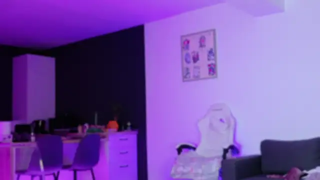 Lorennameliyy online show from December 4, 8:30 pm