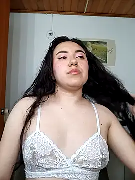 Emi chik online show from November 15, 11:25 am