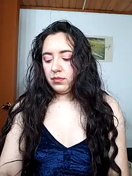 Emi chik online show from December 17, 9:47 am