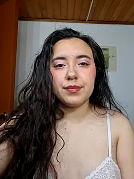 Emi chik online show from May 31, 5:35 am