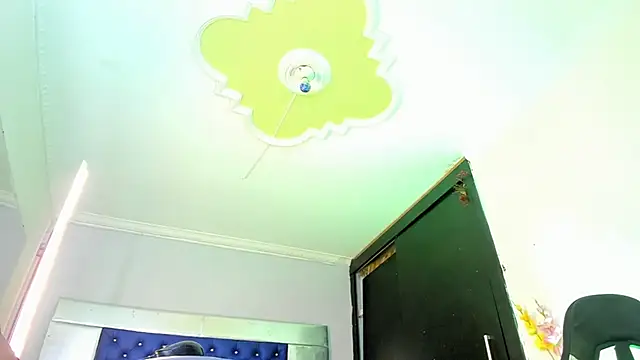 Eyleen Santos online show from April 10, 7:21 pm