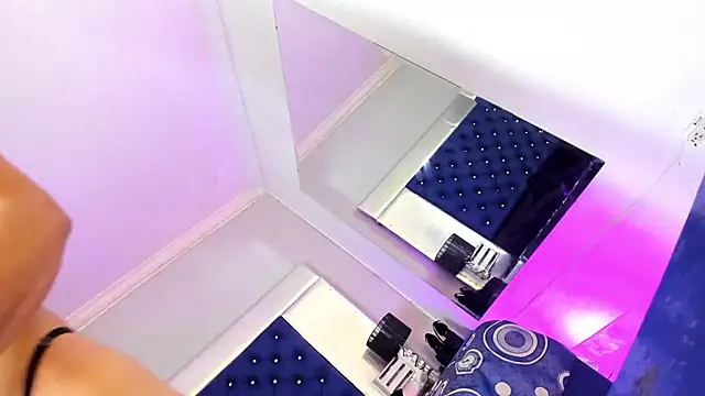 Eyleen Santos online show from November 27, 7:25 pm