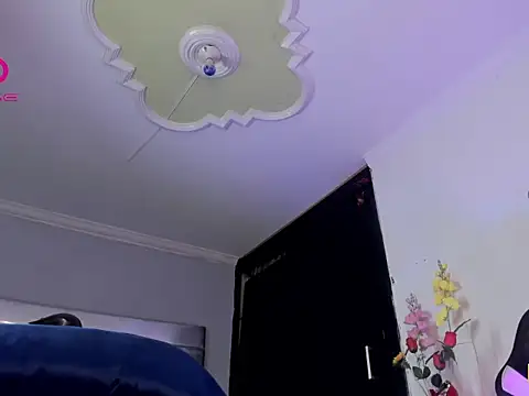 Eyleen Santos online show from February 26, 7:58 pm