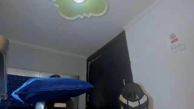 Eyleen Santos online show from February 12, 8:08 pm