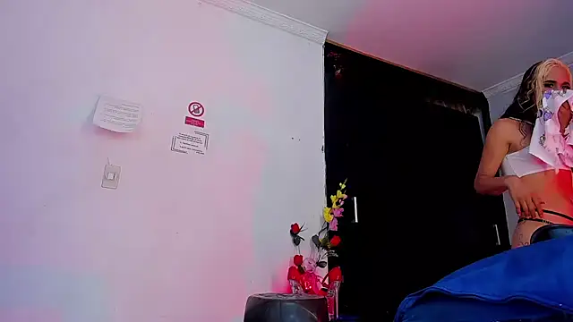 Eyleen Santos online show from March 25, 8:08 pm