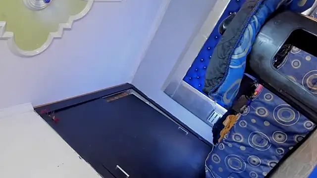 Eyleen Santos online show from April 15, 7:51 pm