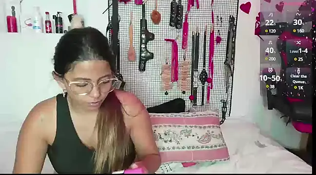 Snapshot of Megaan_Greey chatting on March 1, 9:59 pm Megaan Greey online show from March 1, 9:59 pm
