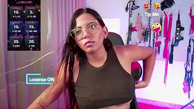 Snapshot of Megaan_Greey chatting on September 18, 7:39 pm Megaan Greey online show from September 18, 7:39 pm