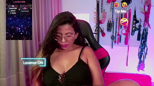 Snapshot of Megaan_Greey chatting on October 14, 1:12 pm Megaan Greey online show from October 14, 1:12 pm
