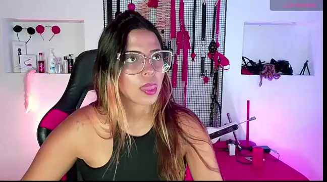 Snapshot of Megaan_Greey chatting on February 10, 8:21 pm Megaan Greey online show from February 10, 8:21 pm