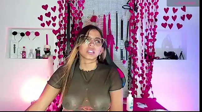 Snapshot of Megaan_Greey chatting on February 13, 8:03 pm Megaan Greey online show from February 13, 8:03 pm
