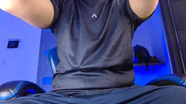 Snapshot of SexyBoy-Bigclit chatting on June 10, 8:10 pm SexyBoy-Bigclit online show from June 10, 8:10 pm