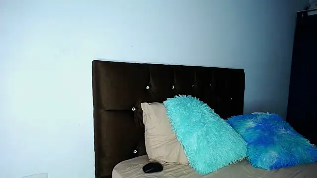 Sweet hot mia online show from November 4, 12:53 pm