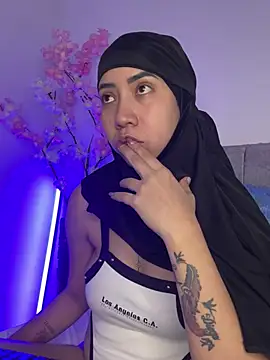 Sweet hot mia online show from May 12, 1:28 pm