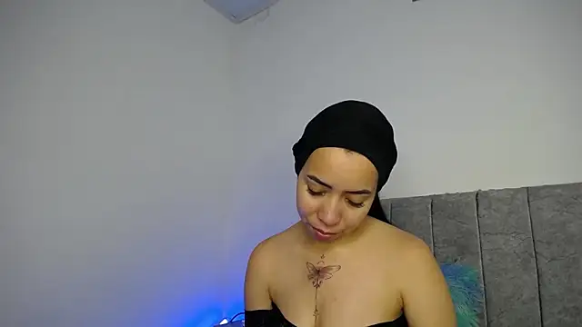Sweet hot mia online show from April 20, 2:18 pm