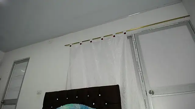 Sweet hot mia online show from February 21, 1:57 pm