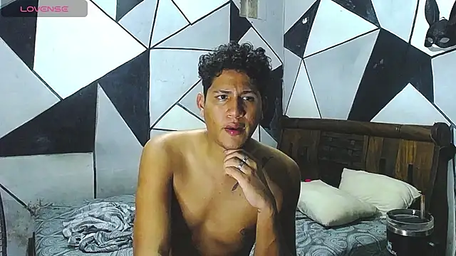 Snapshot of Shangela_Spice chatting on October 13, 11:45 am Shangela Spice online show from October 13, 11:45 am