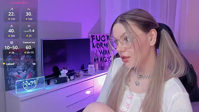 Marta May  online show from October 14, 5:35 pm