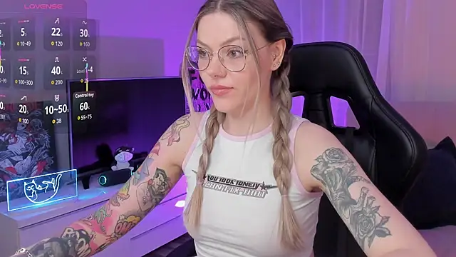 Marta May  online show from October 12, 5:25 pm