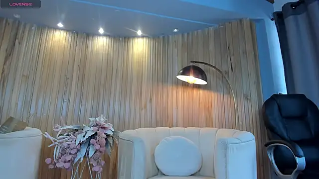 KatieNolan 1 online show from March 14, 7:23 pm