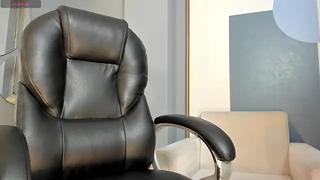 KatieNolan 1 online show from March 13, 7:30 pm