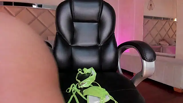 KatieNolan 1 online show from March 17, 10:51 pm