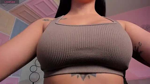 KatieNolan 1 online show from February 4, 6:47 pm