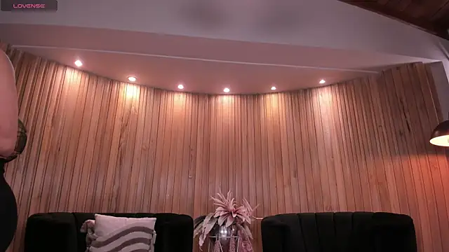 KatieNolan 1 online show from November 5, 6:00 pm