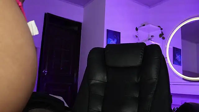 tammylee  online show from March 21, 6:14 am