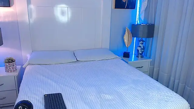 Ivyy Crystal online show from April 4, 12:23 pm