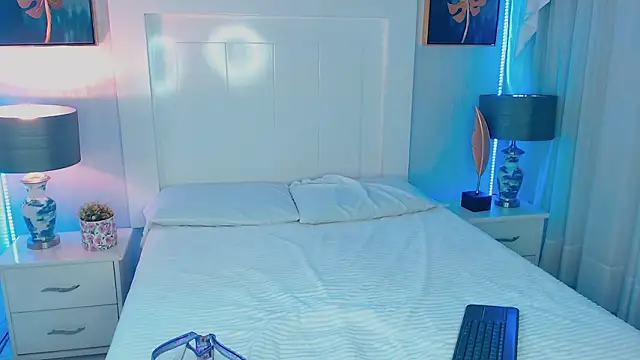 Ivyy Crystal online show from March 10, 12:20 pm