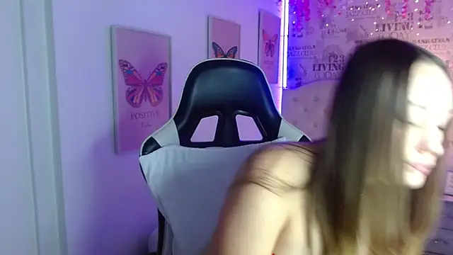 Snapshot of Ivyy_Crystal chatting on February 14, 8:15 pm Ivyy Crystal online show from February 14, 8:15 pm