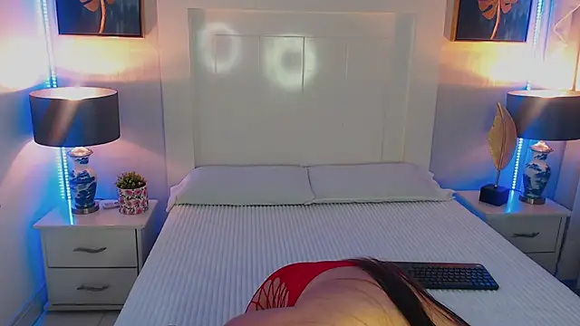 Ivyy Crystal online show from January 8, 12:55 pm