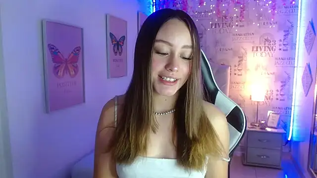Snapshot of Ivyy_Crystal chatting on March 11, 11:47 pm Ivyy Crystal online show from March 11, 11:47 pm