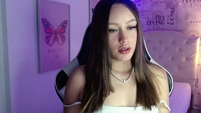 Snapshot of Ivyy_Crystal chatting on February 10, 11:45 pm Ivyy Crystal online show from February 10, 11:45 pm