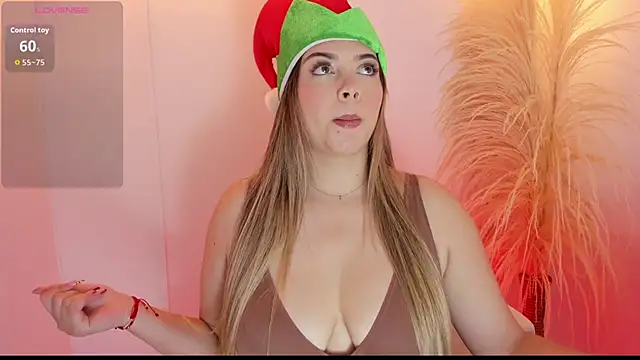 thaliafox  online show from December 15, 4:46 pm