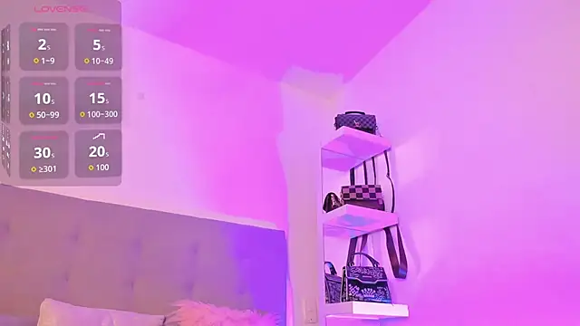 Snapshot of scarlett-jones- chatting on October 16, 4:54 am scarlett-jones- online show from October 16, 4:54 am