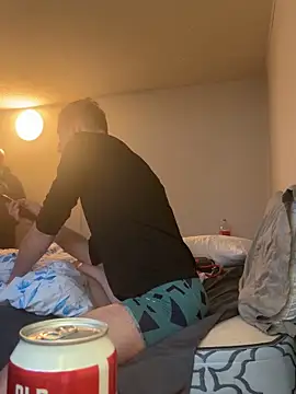 Snapshot of Chrisyyc69eqt chatting on April 6, 1:23 am Chrisyyc69eqt online show from April 6, 1:23 am