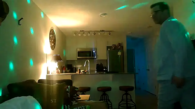 Snapshot of Chrisyyc69eqt chatting on February 7, 6:10 am Chrisyyc69eqt online show from February 7, 6:10 am