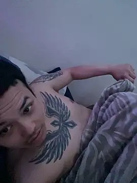 Snapshot of gamingcouple420 chatting on November 1, 7:02 am gamingcouple420 online show from November 1, 7:02 am