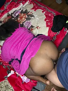 Snapshot of gamingcouple420 chatting on December 14, 11:54 pm gamingcouple420 online show from December 14, 11:54 pm