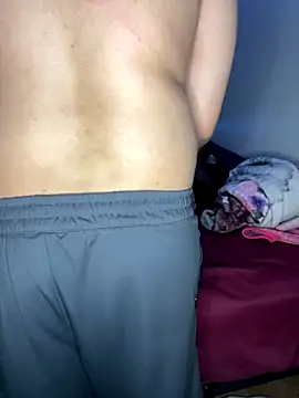 Snapshot of gamingcouple420 chatting on November 12, 2:04 am gamingcouple420 online show from November 12, 2:04 am