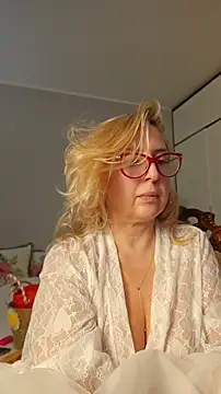 Snapshot of MariaRichi_ chatting on May 12, 7:53 pm MariaRichi online show from May 12, 7:53 pm