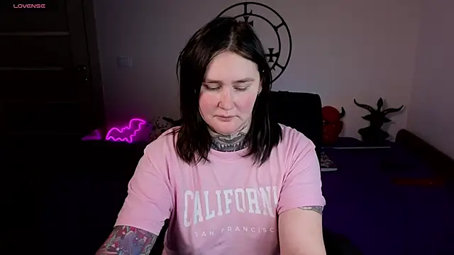 Emmybrightj  online show from December 22, 2:44 am