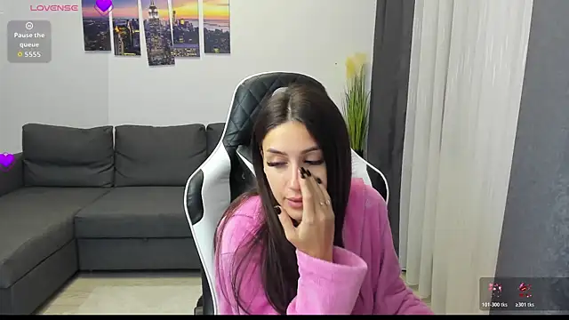 Kimi Ivy online show from October 31, 4:31 am