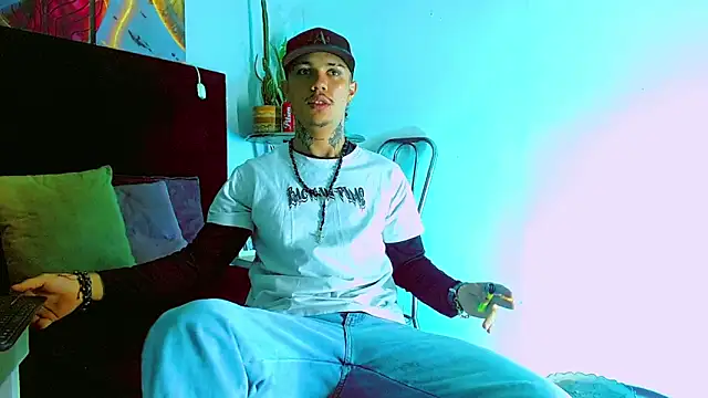 HannibalLester online show from December 14, 4:29 am