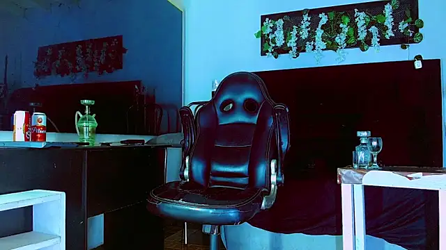 HannibalLester online show from March 29, 4:36 am