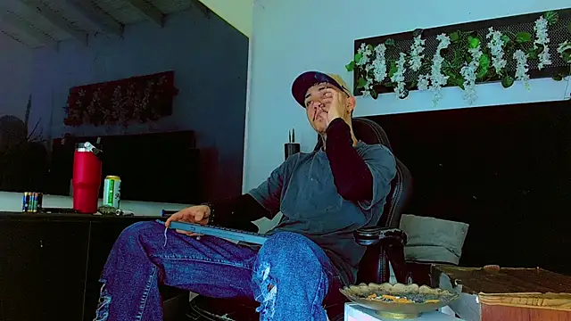 HannibalLester online show from April 9, 3:41 am