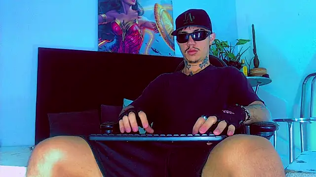 HannibalLester online show from November 3, 5:56 am